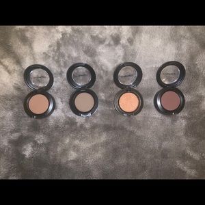 4 MAC eyeshadow